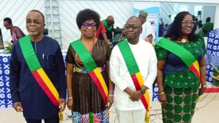 Portrait du nouveau Maire de Cotonou ou vue de l'Hôtel de Ville lors des élections locales au Bénin.