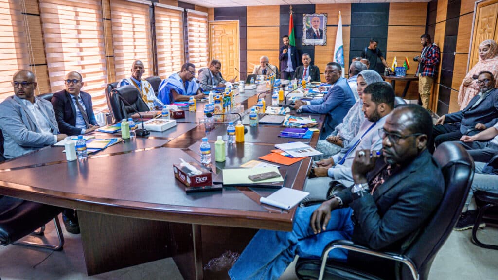 Réunion officielle de lancement du projet PREA à Nouakchott avec les représentants de l'AIMF et les autorités locales.