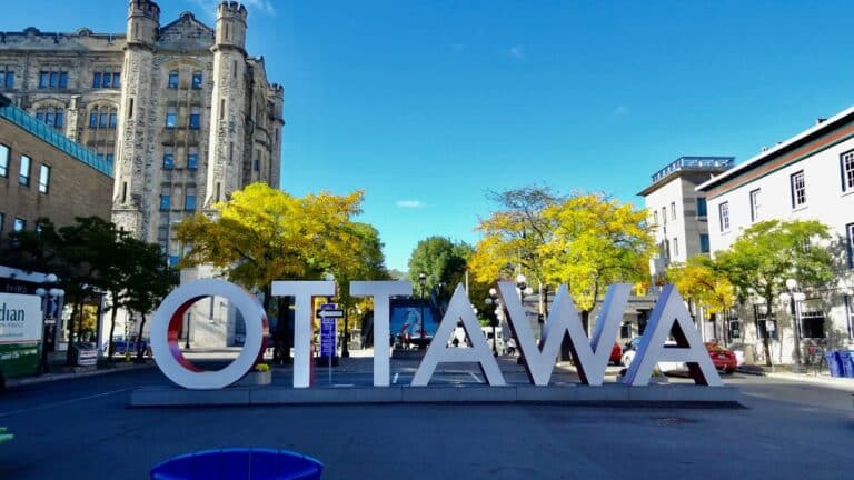 Ottawa réintègre le portrait de son premier Maire francophone !