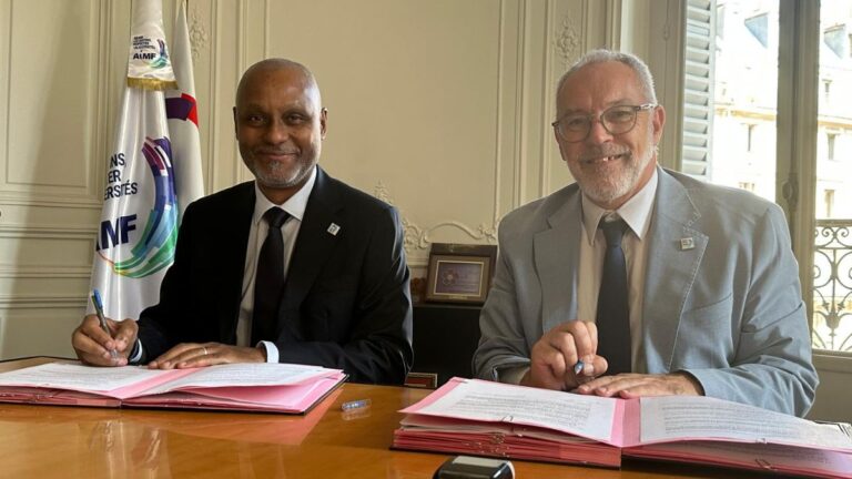 Réhabilitation de 10 centres de santé de proximité convention signée avec Yamoussoukro
